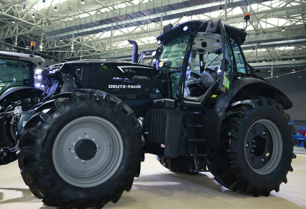 廣州關(guān)區(qū)所轄7地市：2025年拖拉機(jī)出口金額同比增長619%